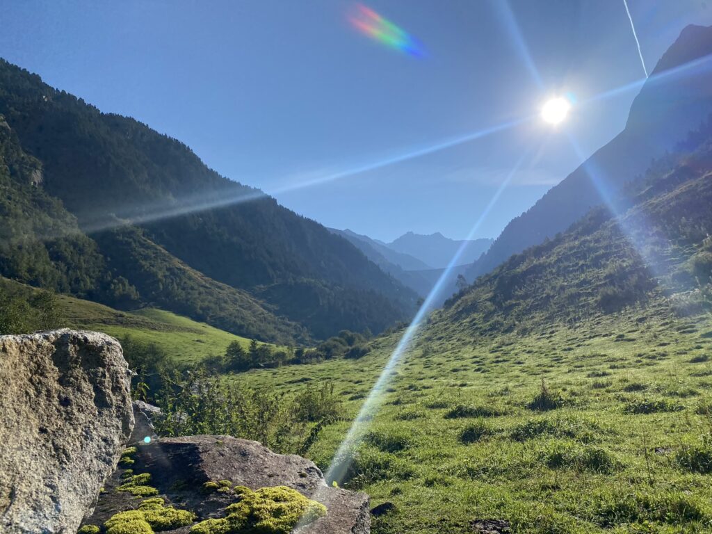Die Staumauer schon im Blick